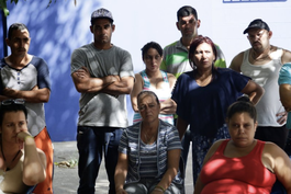 localizan a 225 migrantes en una bodega en mexico entre ellos varios cubanos