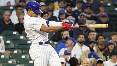 Christopher Morel de los Cachorros de Chicago conecta un jonrón ante los Guardianes de Cleveland, el domingo 2 de julio de 2023, en Chicago. (AP Foto/David Banks)