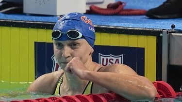 En foto del primero de julio Katie Ledecky reacciona tras ganar los 1.500 libres en el campeonato de Estados Unidos. (AP Foto/Darron Cummings)
