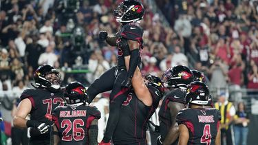 Cardinals aprovechan 2 intercepciones y vencen a Saints