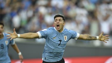 El delantero Anderson Duarte de Uruguay celebra tras anotar el primer gol de su equipo ante Israel durante la semifinal del Mundial Sub20 en el estadio Diego Maradona de La Plata, Argentina, jueves 8 junio, 2023. (AP Foto/Gustavo Garello)