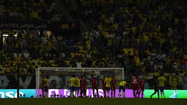 Las luces del estadio 974 parpadean durante el Brasil-Suiza