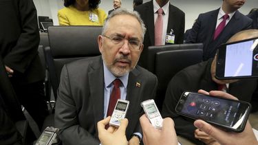 Venezuela: exministro petrolero muere bajo custodia