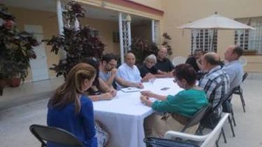 David A. Duckenfield sostuvo un encuentro con nueve periodistas independientes cubanos.