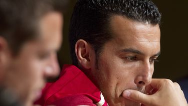 americateve | El jugador de la selecci&oacute;n de Espa&ntilde;a, Pedro Rodr&iacute;guez, derecha, participa en una rueda de prensa el jueves, 5 de junio de 2014, en Washington. (AP Photo/Jacquelyn Martin)