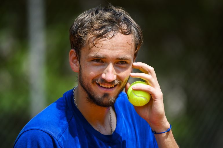 Medvedev regresa a la gira tras prohibición de Wimbledon