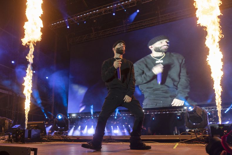 El cantante estadounidense Arcángel durante su concierto en el Coca-Cola Flow Fest en la Ciudad de México el domingo 24 de noviembre de 2024. (Foto AP/Félix Márquez)