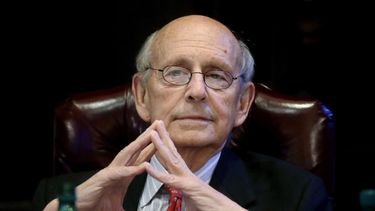 Se retirará juez de la Corte Suprema; Biden nomina suplente
