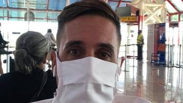 tras ocho meses regulado, un activista residente en uruguay logra salir de cuba