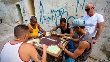 Jugando al prohibido