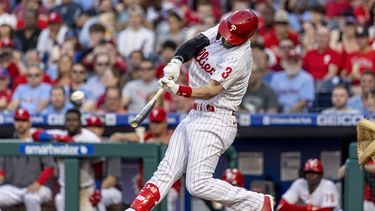Doble de Hoskins en la 9na lleva a Filis al triunfo