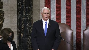 Pence promete una “transición sin tropiezos” en EEUU