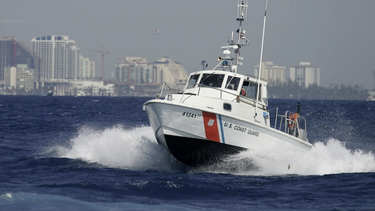 un grupo de 40 rusos llegan a los cayos de la florida  en un barco de pesca provenientes de cuba