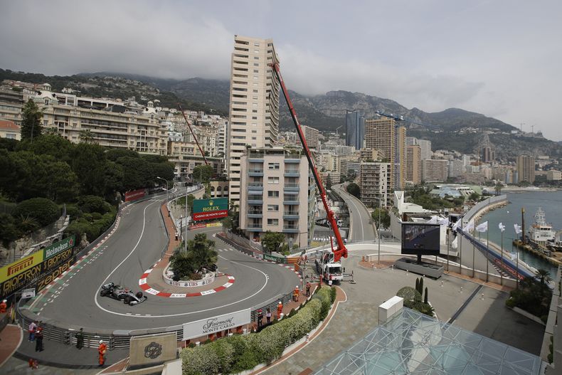 ARCHIVO - Foto del sábado 25 de mayo del 2019, el finlandés Valterri Bottas de Mercedes en la tercera práctica para el Gran Premio de Mónaco. (AP Foto/Luca Bruno, Archivo)