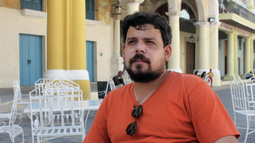 vocero del regimen cubano se queda sin filo en alemania