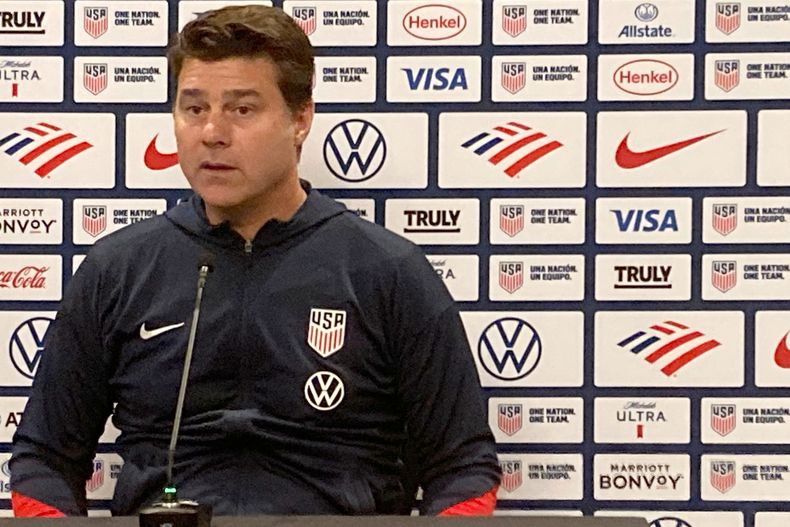 El argentino Mauricio Pochettino, técnico de la selección estadounidense, habla con la prensa el viernes 5 de septiembre de 2025, en Morristown, Nueva Jersey (AP Foto/Ronald Blum)