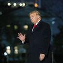 Trump viaja a Davos mientras en EEUU sigue su juicio
