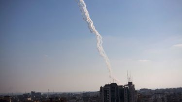 americateve | Lo confirmaron las Fuerzas de Defensa a través de su cuenta de Twitter. El cese de hostilidades expiró cuatro horas antes de lo previsto, cuando el grupo terrorista disparó misiles desde la Franja. No se reportaron heridos