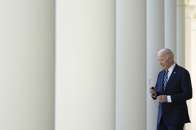 El presidente Joe Biden antes de pronunciar un discurso en la Casa Blanca, el jueves 7 de noviembre de 2024, en Washington. (AP Foto/Mark Schiefelbein)