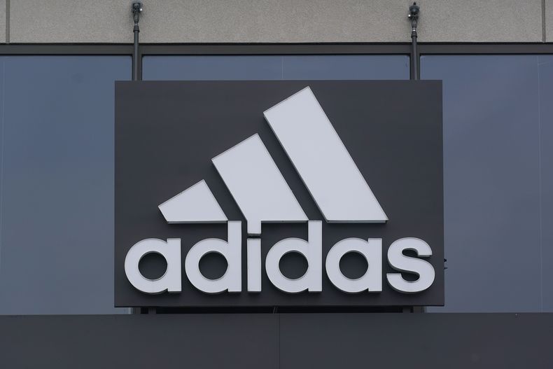 EUR-ECO ADIDAS-NUEVO DIRECTOR
