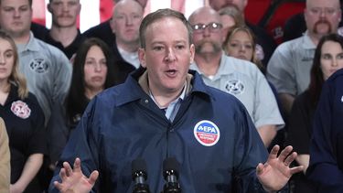 El administrador de la Agencia de Protección Ambiental de Estados Unidos Lee Zeldin en East Palestine, Ohio, el 3 de febrero del 2025. (AP foto/Gene J. Puskar)