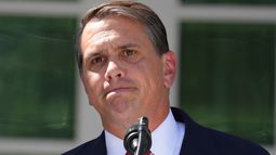 El secretario de Justicia de Estados Unidos, Todd Blanche, en una conferencia de prensa en el Rosedal de la Casa Blanca, el martes 15 de septiembre de 2026, en Washington. (AP Foto/Jacquelyn Martin)