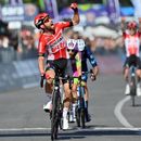 De Gendt gana octava etapa del Giro de Italia