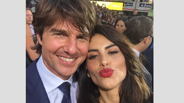 tom cruise le pidio a su asistente el telefono de una presentadora colombiana