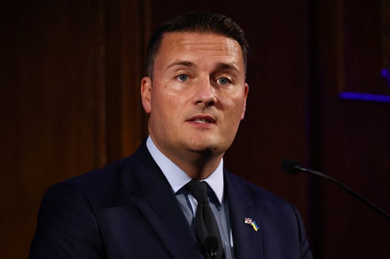 El secretario de Defensa de Reino Unido, Wes Streeting, durante un discurso en la Space Power Conference 2026 en Londres, el 23 de septiembre de 2026. (Jack Taylor/Pool Foto via AP)