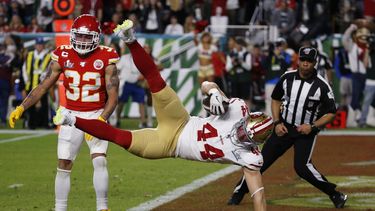 los chiefs de kansas city revirtieron el marcador en el ultimo cuarto, vencieron a los 49ers de san francisco y son campeones del super bowl liv