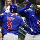 Jonrón de Happ ayuda en triunfo de Cachorros en la 10ma
