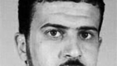 americateve | Anas al-Libi en una imagen proporcionada por el FBI. Un grupo armado captur&oacute; a Nazih Abdul-Hamed al-Ruqai, conocido como Anas al-Libi, un l&iacute;der de al-Qaida relacionado con los ataques terroristas de 1998 contra embajadas estadounidenses en &