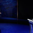 El candidato republicano a la presidencia de Estados Unidos, Donald Trump, y la candidata demócrata a la presidencia, Kamala Harris, participan en un debate en ABC en el National Constitution Center, el martes 10 de septiembre de 2024, en Filadelfia. (AP Foto/Alex Brandon)