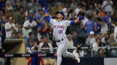Escobar batea ciclo, remolca 6 y Mets superan a Padres 11-5