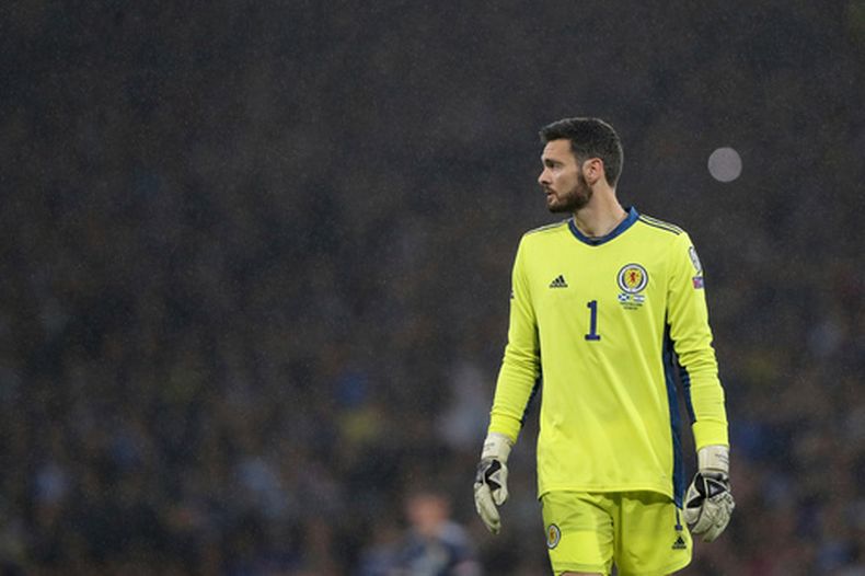 ARCHIVO - El arquero escocés Craig Gordon durante el partido contra Israel por las eliminatorias del Mundial, el 9 de octubre de 2021, en Glasgow. (AP Foto/Scott Heppell)