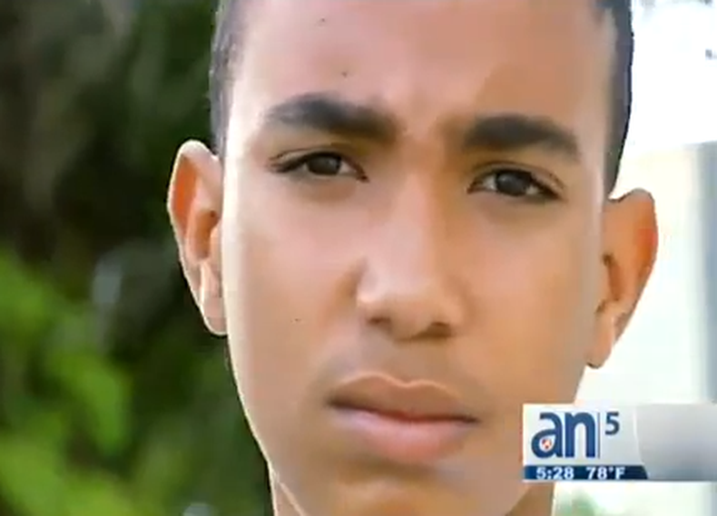 Se trata de un adolescente de doce anos que nació con el sexo femenino y ha venido desde entonces luchando por tener una vida normal como niño.