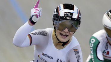 americateve | La alemana Kristina Vogel celebra tras conquistar el oro en la prueba del keirin, durante el Mundial de Ciclismo de Pista, el domingo 2 de marzo de 2014, en Cali, Colombia (AP Foto/Fernando Vergara)