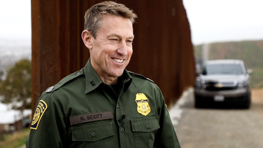 biden destituye al jefe de la patrulla fronteriza nombrado por trump