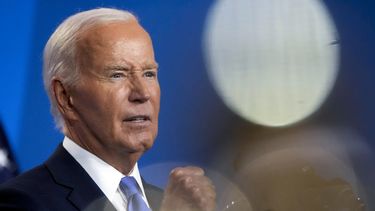 ARCHIVO - El presidente Joe Biden habla en una conferencia de prensa en el último día de la cumbre de la OTAN en Washington, el 11 de julio de 2024. (AP Foto/Jacquelyn Martin, Archivo)