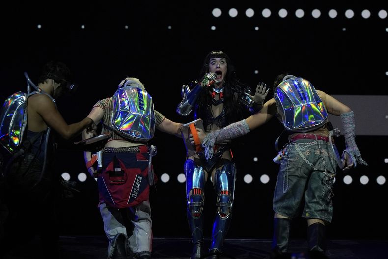 Katy Perry durante su concierto en la Arena CDMX en la Ciudad de México el miércoles 23 de abril de 2025. (Foto AP/Fernando Llano)