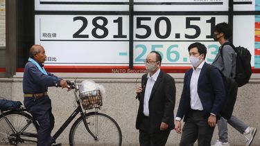 Wall Street abre en baja por caída de Bitcoin