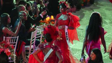 Miss España Michelle Jiménez participa en La Gala de las Catrinas para celebrar el Día de Muertos a días de la 73a edición de Miss Universo en la Ciudad de México el 1 de noviembre de 2024. (Foto AP/Eduardo Verdugo)