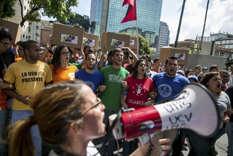 AMS-GEN_VENEZUELA-CRISIS_POLITICA-1.jpg