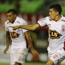 Huracán fulmina a Caracas, River elimina a U de Chile