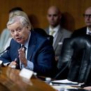 El senador Lindsey Graham, republicano por Carolina del Sur, durante una audiencia de la Comisión de Asignaciones del Senado sobre la solicitud presupuestaria propuesta por el presidente para el ejercicio fiscal 2024, el martes 16 de mayo de 2023, en Washington. (AP Foto/Andrew Harnik)