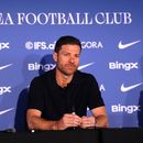 El nuevo técnico del Chelsea Xabi Alonso habla en conferencia de prensa durante su presentación como nuevo entrenador el lunes 13 de julio del 2026. (Adam Davy/PA via AP)