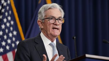 Funcionarios de Fed apoyan menores aumentos a tasas