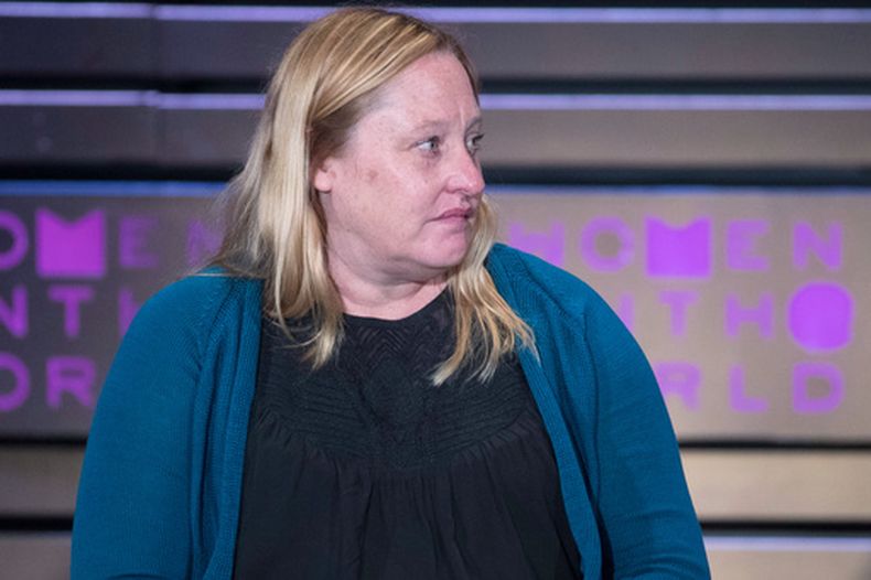 Heidi Beirich del Southern Poverty Law Center en un evento en Nueva York, el 6 de abril del 2017. (AP foto/Mary Altaffer)
