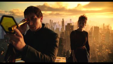 Esta imagen proporcionada por Lionsgate muestra una escena de la película Megalopolis. (Lionsgate via AP)
