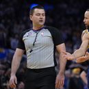 NBA multa con 25.000 dólares a Curry y Embiid